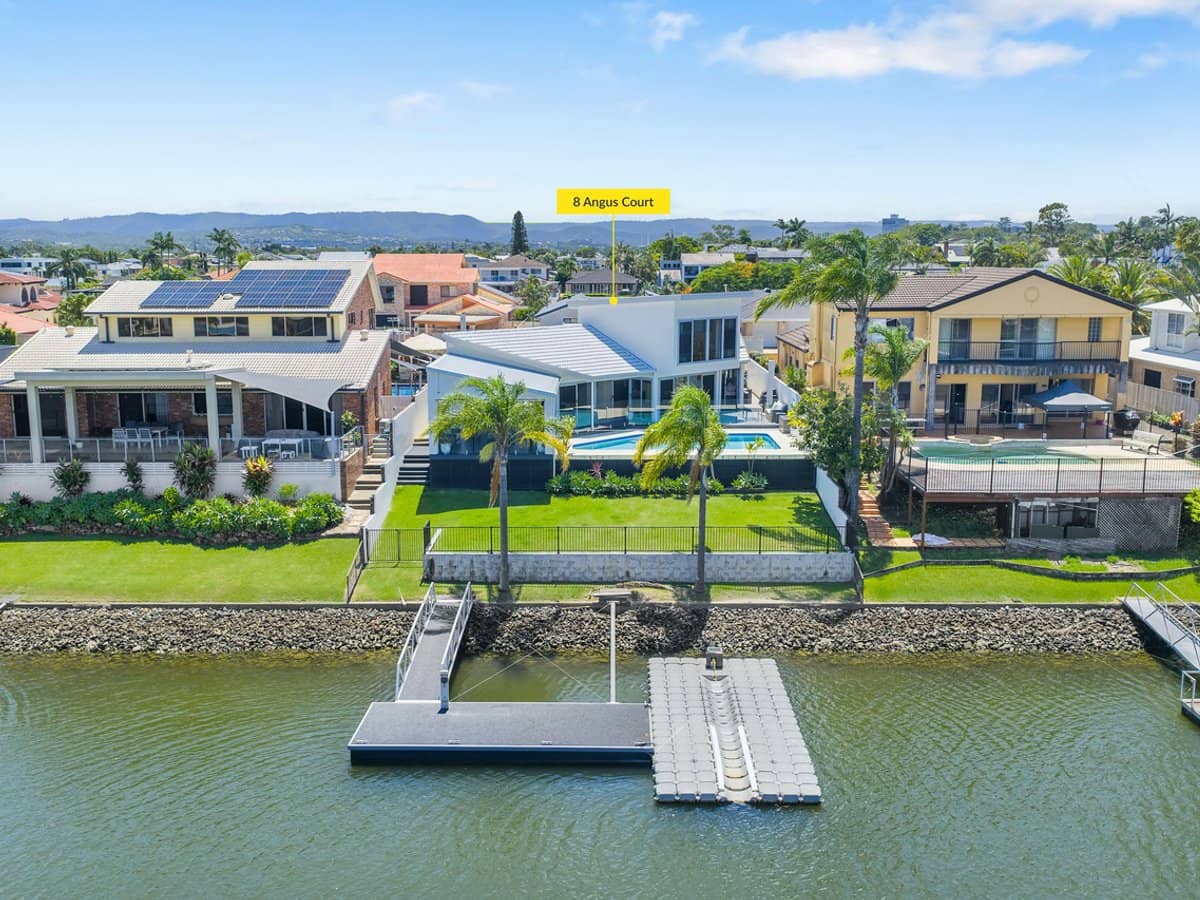 8 Angus Court, Benowa Waters - Thumbnail 1