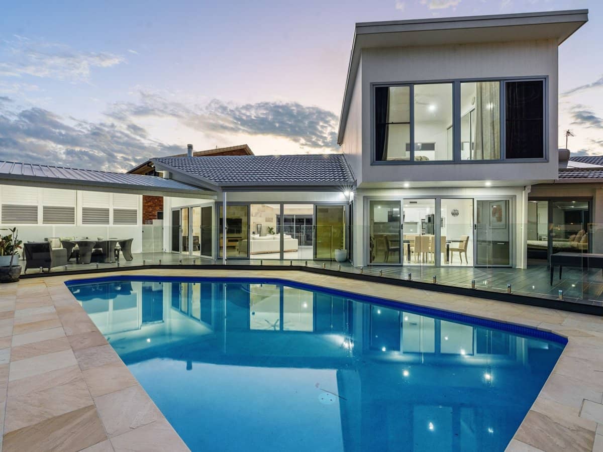 8 Angus Court, Benowa Waters - Thumbnail 3