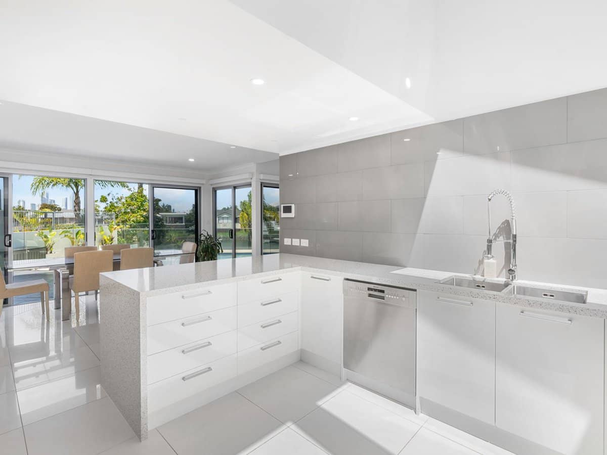 8 Angus Court, Benowa Waters - Thumbnail 15