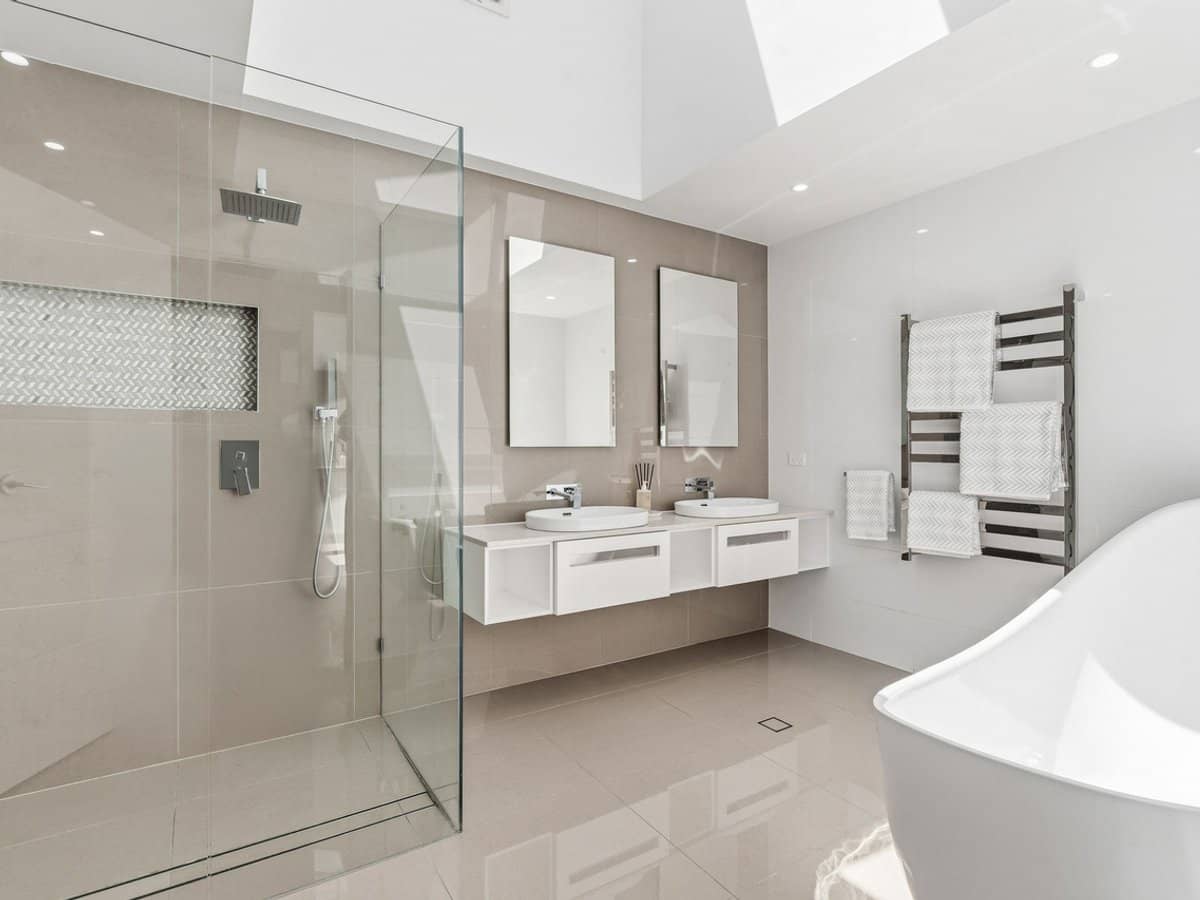 8 Angus Court, Benowa Waters - Thumbnail 23