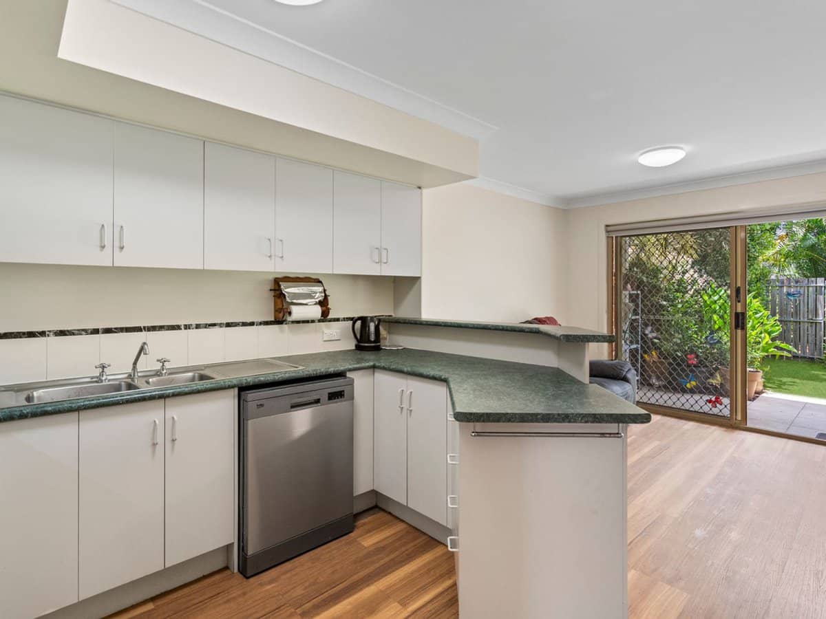 7-9 Santa Cruz Boulevard, CLEAR ISLAND WATERS - Thumbnail 2