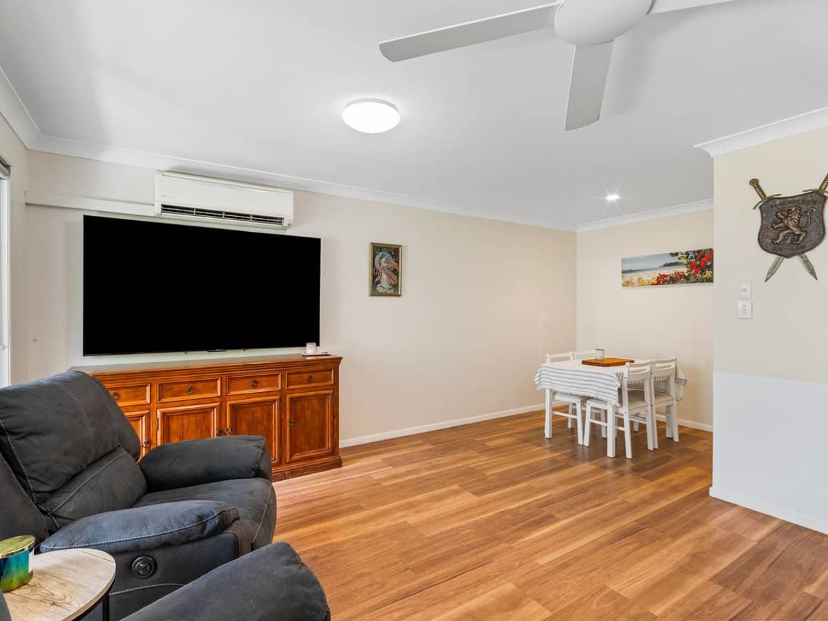 7-9 Santa Cruz Boulevard, CLEAR ISLAND WATERS - Thumbnail 5