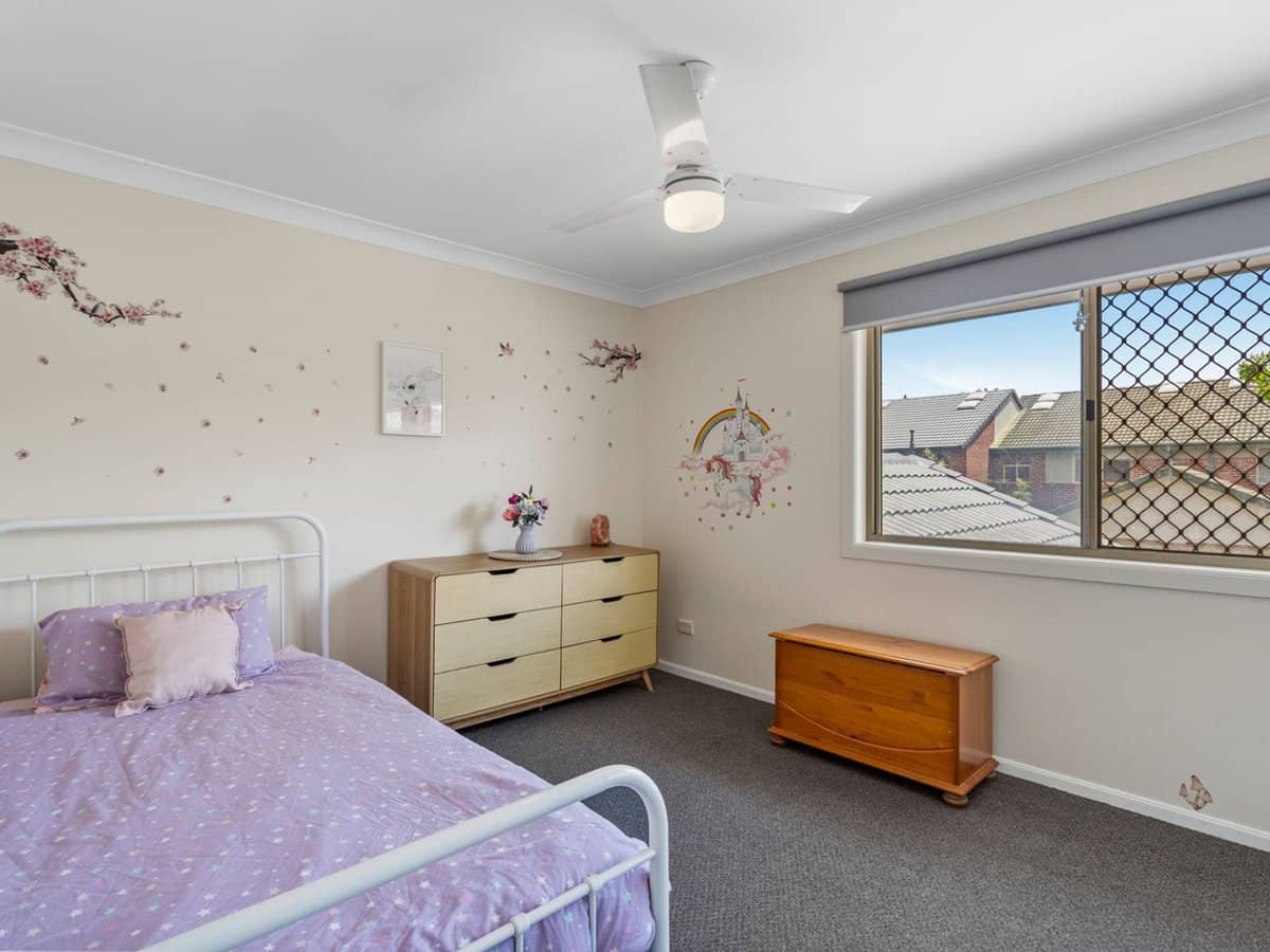 7-9 Santa Cruz Boulevard, CLEAR ISLAND WATERS - Thumbnail 13