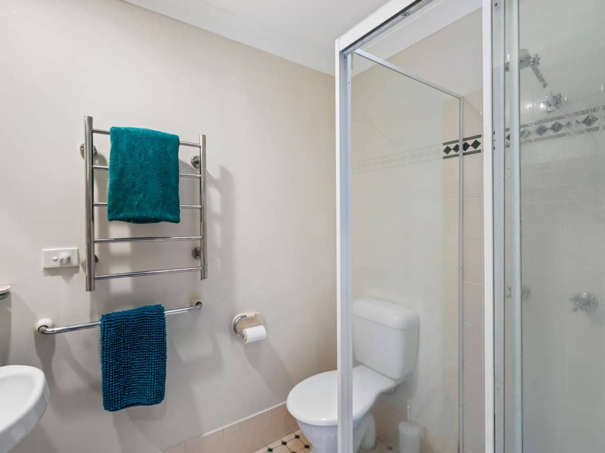 7-9 Santa Cruz Boulevard, CLEAR ISLAND WATERS - Thumbnail 16