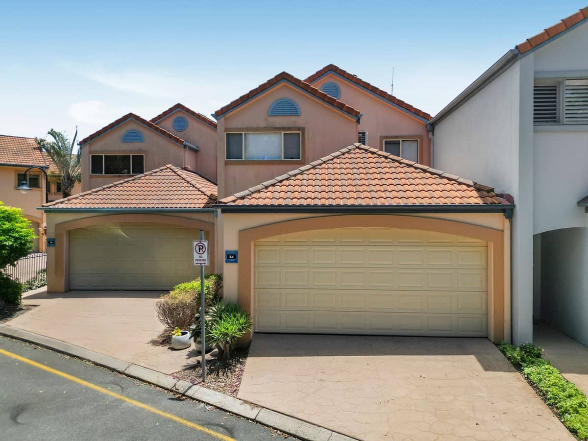 34 John Lund Drive, HOPE ISLAND - Thumbnail 1