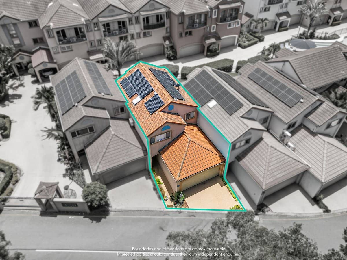 34 John Lund Drive, HOPE ISLAND - Thumbnail 2