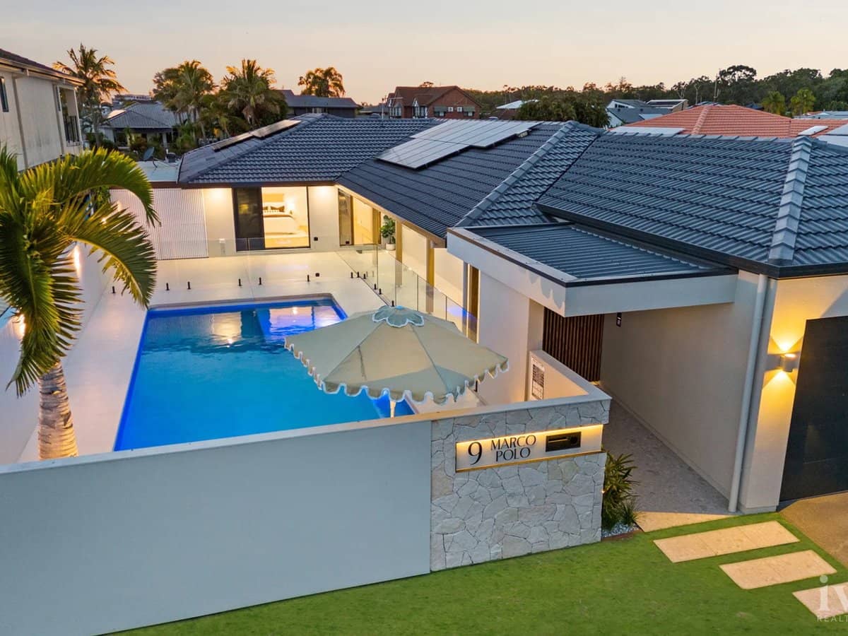 9 Marco Polo Place, Hollywell - Thumbnail 1