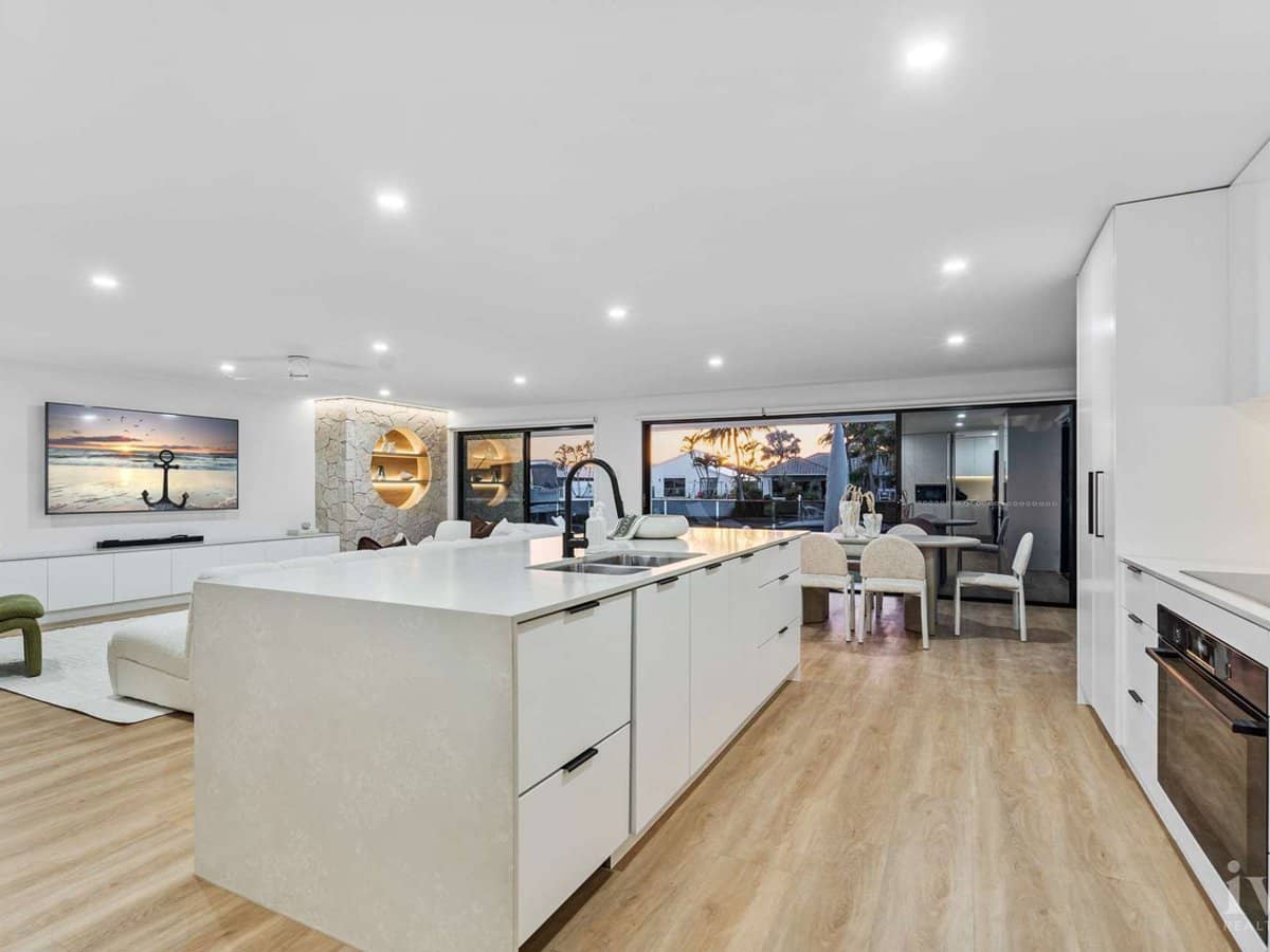 9 Marco Polo Place, Hollywell - Thumbnail 8