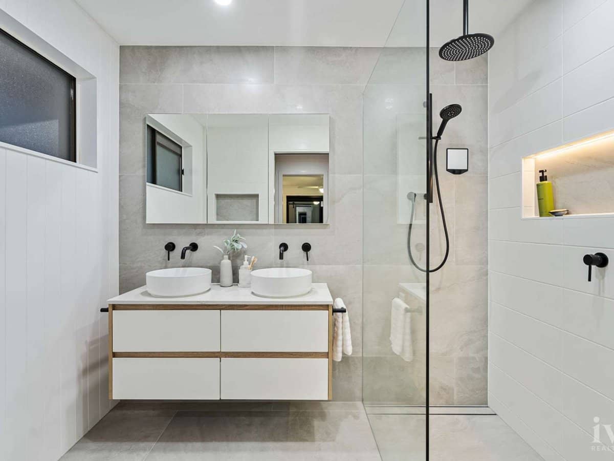 9 Marco Polo Place, Hollywell - Thumbnail 16