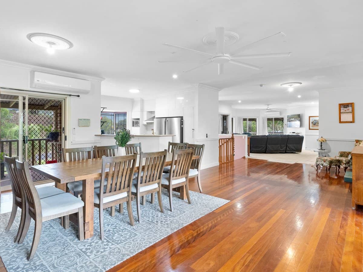 2 Raleigh Terrace, CURRUMBIN WATERS - Thumbnail 7