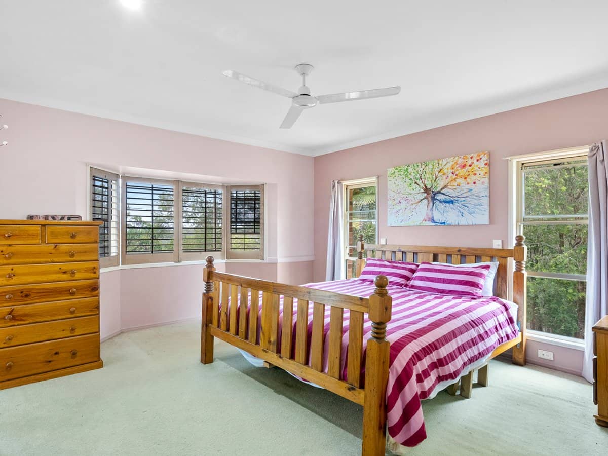 2 Raleigh Terrace, CURRUMBIN WATERS - Thumbnail 11