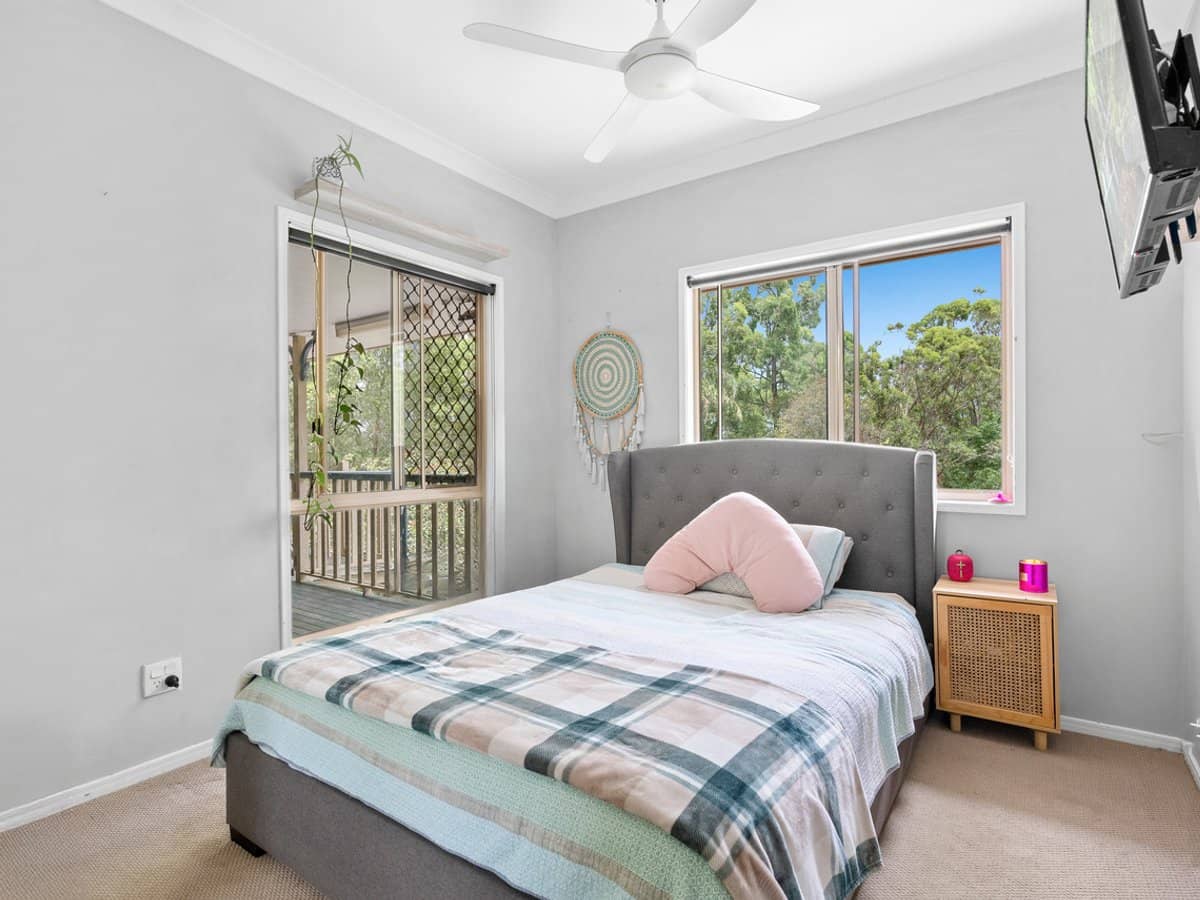 2 Raleigh Terrace, CURRUMBIN WATERS - Thumbnail 15