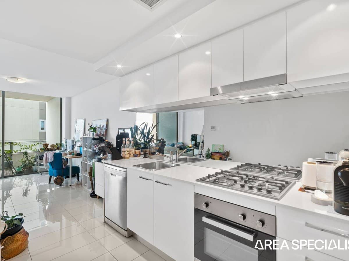 41 Harbour Town Drive, Biggera Waters - Thumbnail 5