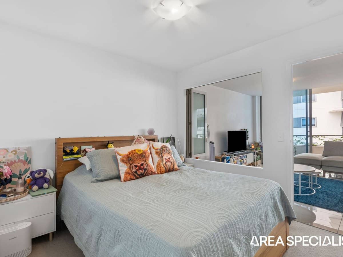 41 Harbour Town Drive, Biggera Waters - Thumbnail 7