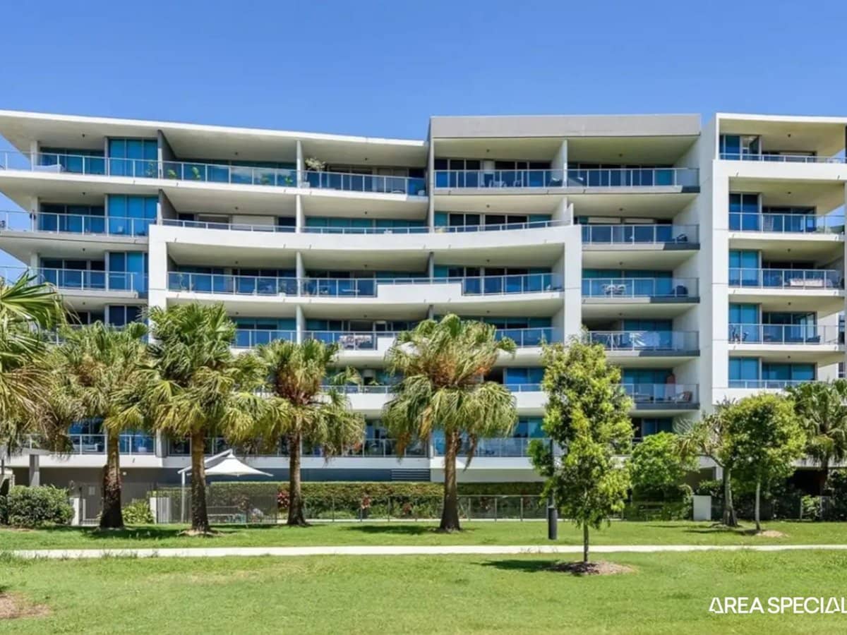 41 Harbour Town Drive, Biggera Waters - Thumbnail 13