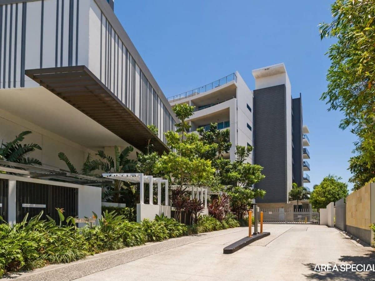 41 Harbour Town Drive, Biggera Waters - Thumbnail 18