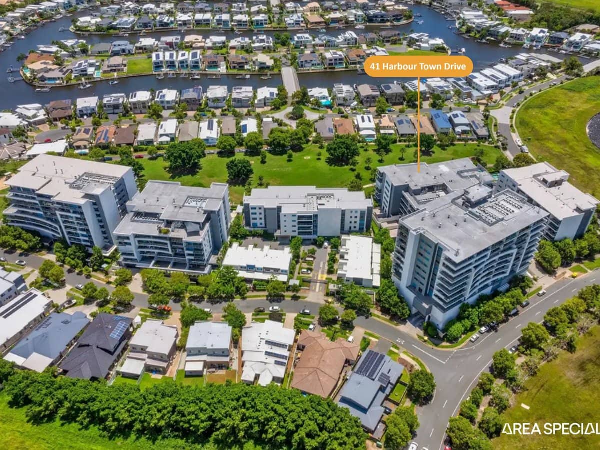 41 Harbour Town Drive, Biggera Waters - Thumbnail 20