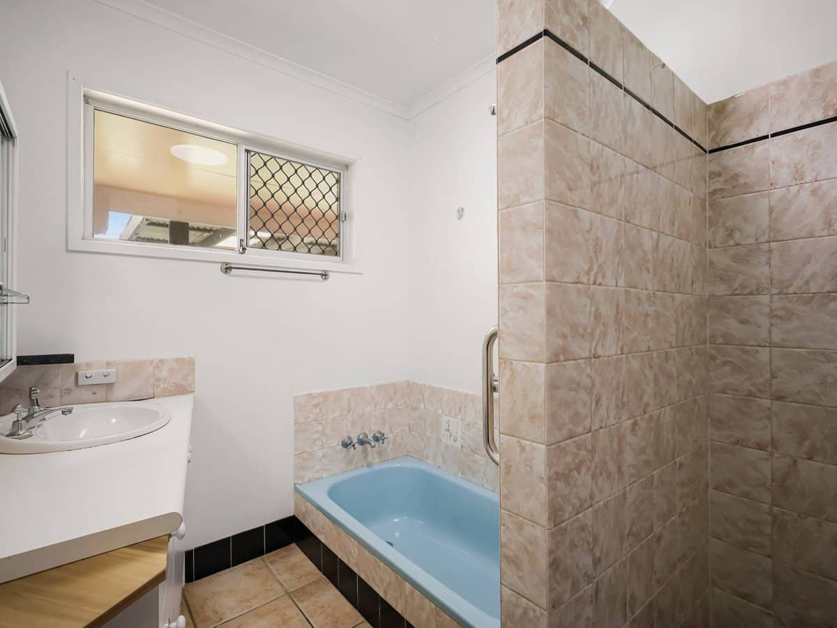 102 Rio Vista Boulevard, BROADBEACH WATERS - Thumbnail 13