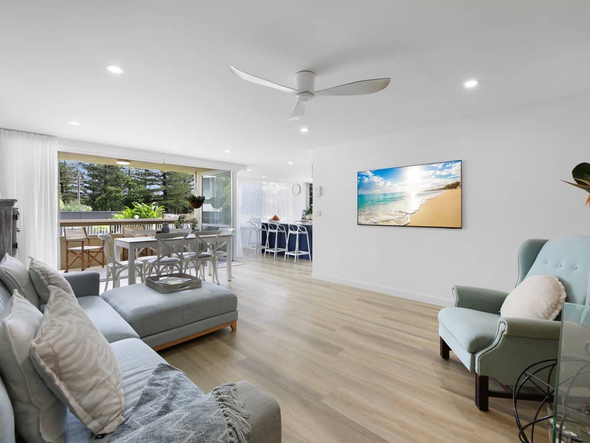 24 The Esplanade, Burleigh Heads - Thumbnail 3