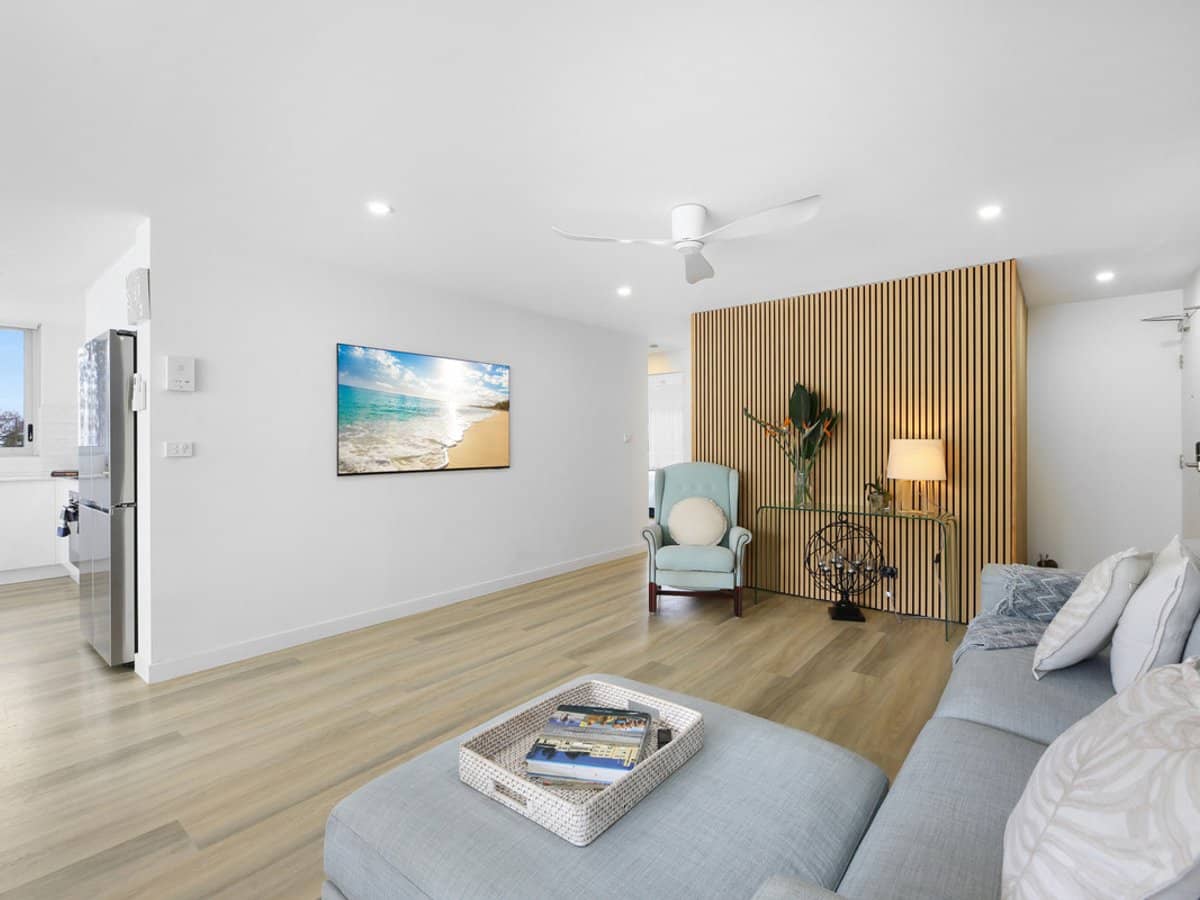 24 The Esplanade, Burleigh Heads - Thumbnail 5