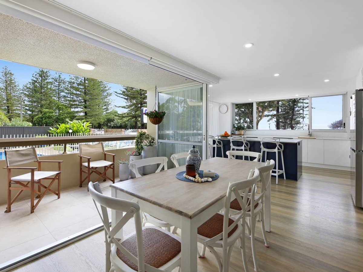 24 The Esplanade, Burleigh Heads - Thumbnail 10