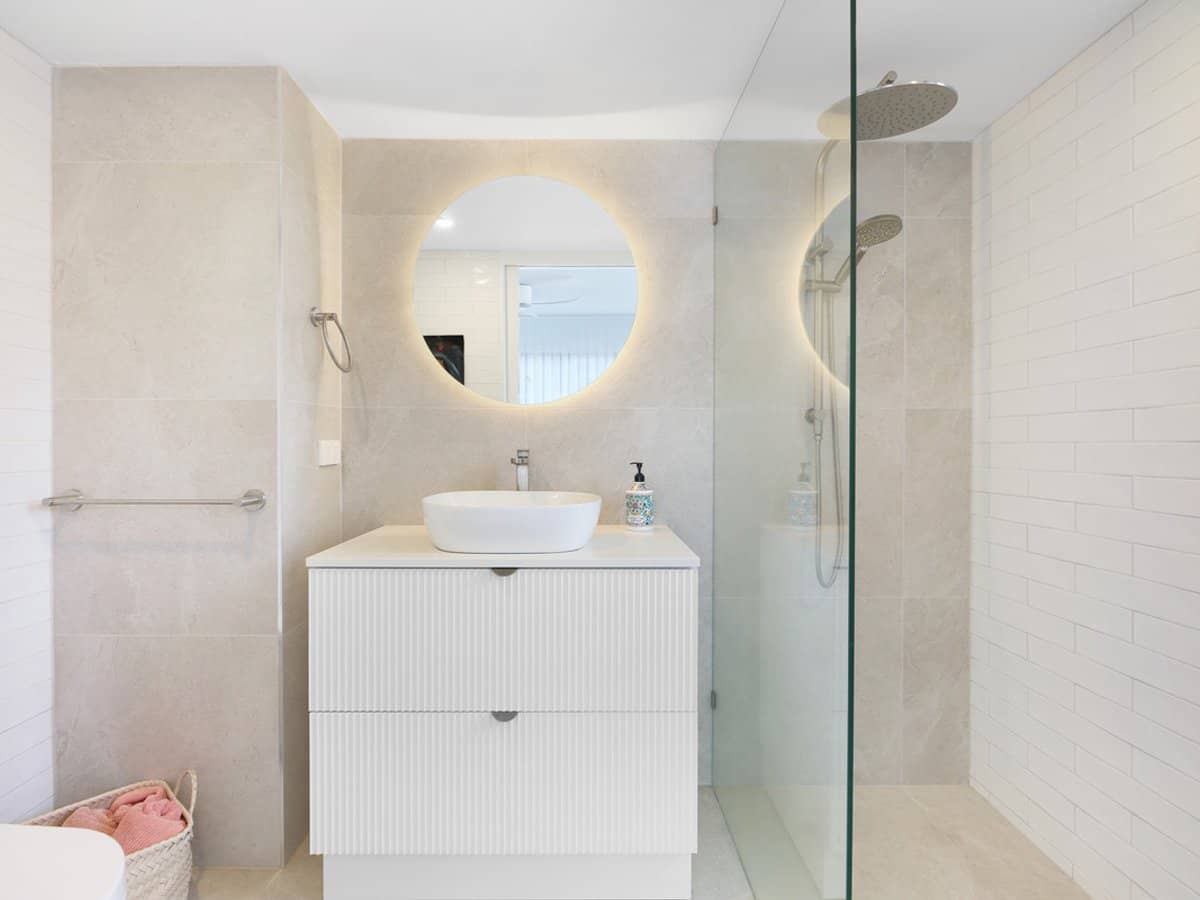 24 The Esplanade, Burleigh Heads - Thumbnail 19