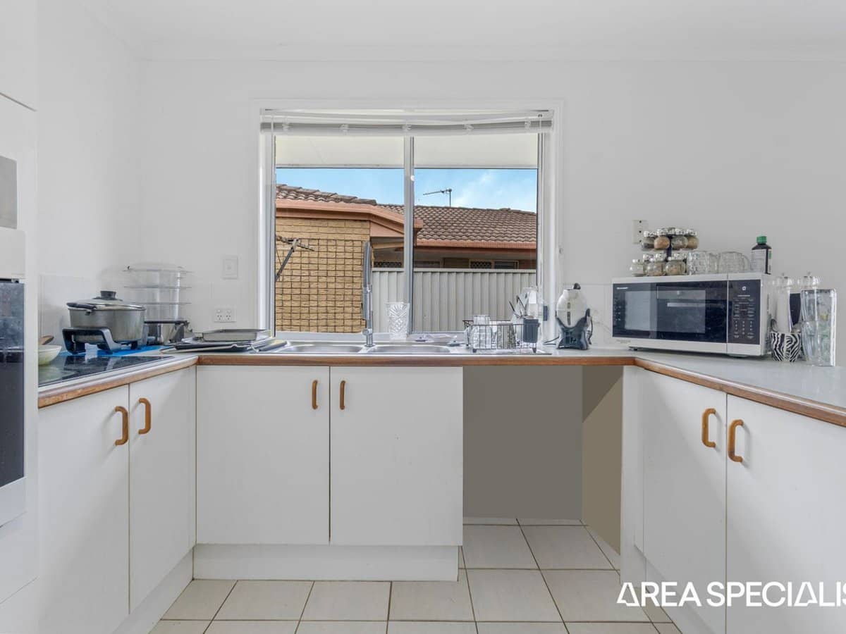 6 Roundelay Drive, Varsity Lakes - Thumbnail 8