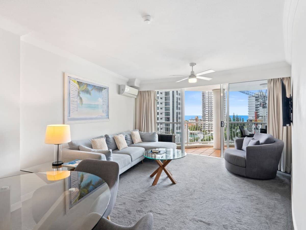 24-26 Queensland Avenue, BROADBEACH - Thumbnail 3