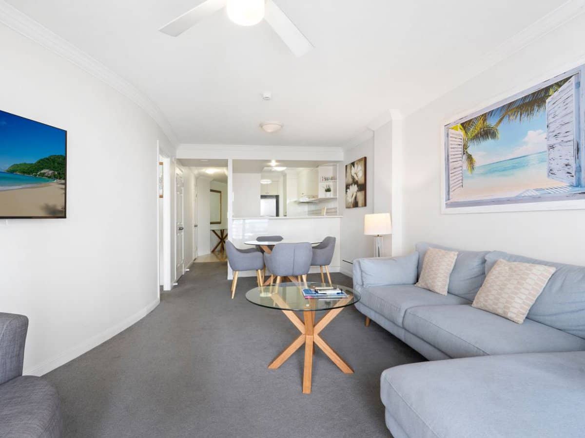 24-26 Queensland Avenue, BROADBEACH - Thumbnail 4