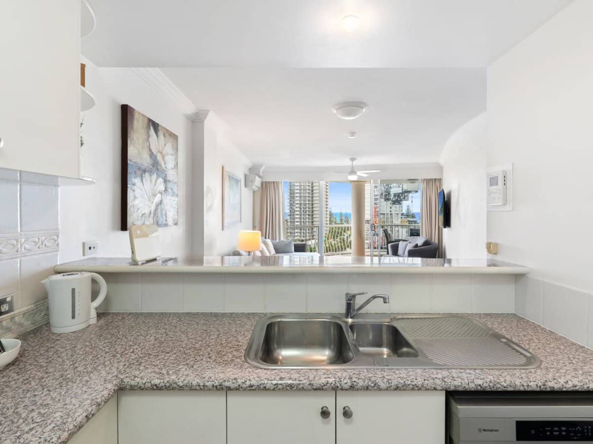 24-26 Queensland Avenue, BROADBEACH - Thumbnail 5