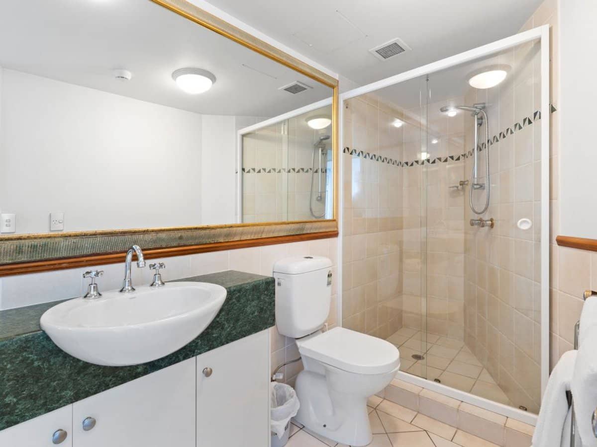 24-26 Queensland Avenue, BROADBEACH - Thumbnail 7