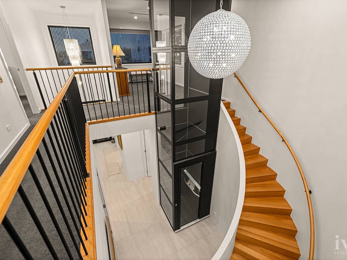 10 Queen Guineveres Place, Sovereign Islands - Thumbnail 11