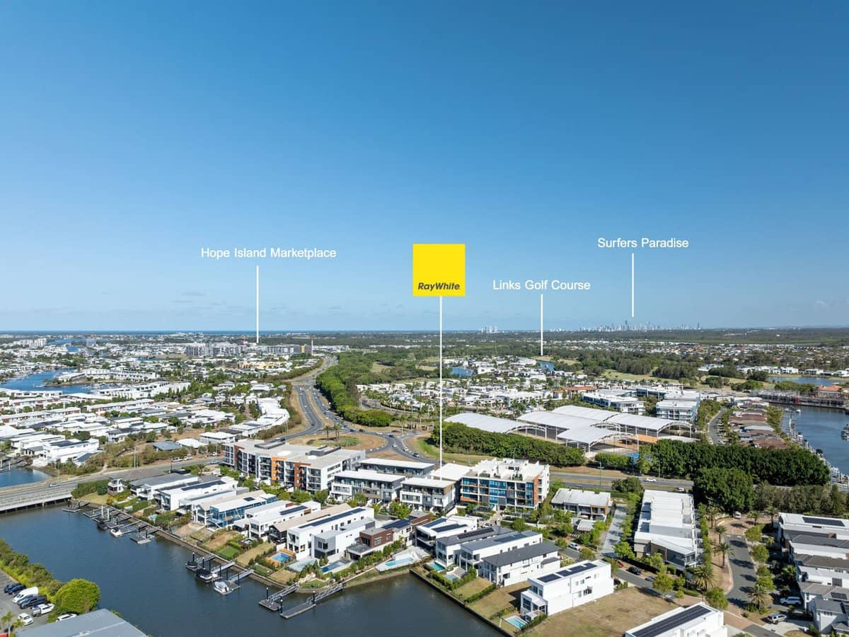 5601 Harbourview Drive, Hope Island - Thumbnail 1