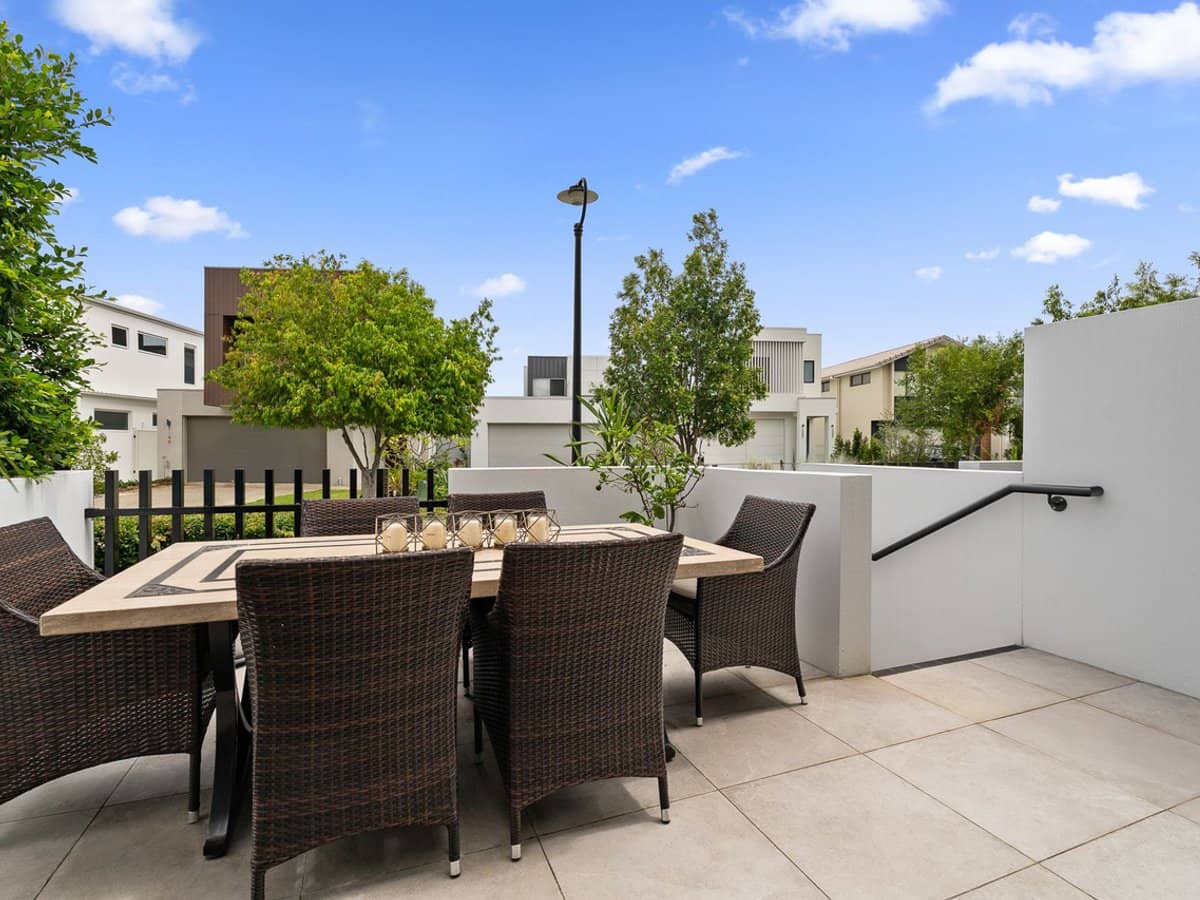 5601 Harbourview Drive, Hope Island - Thumbnail 3