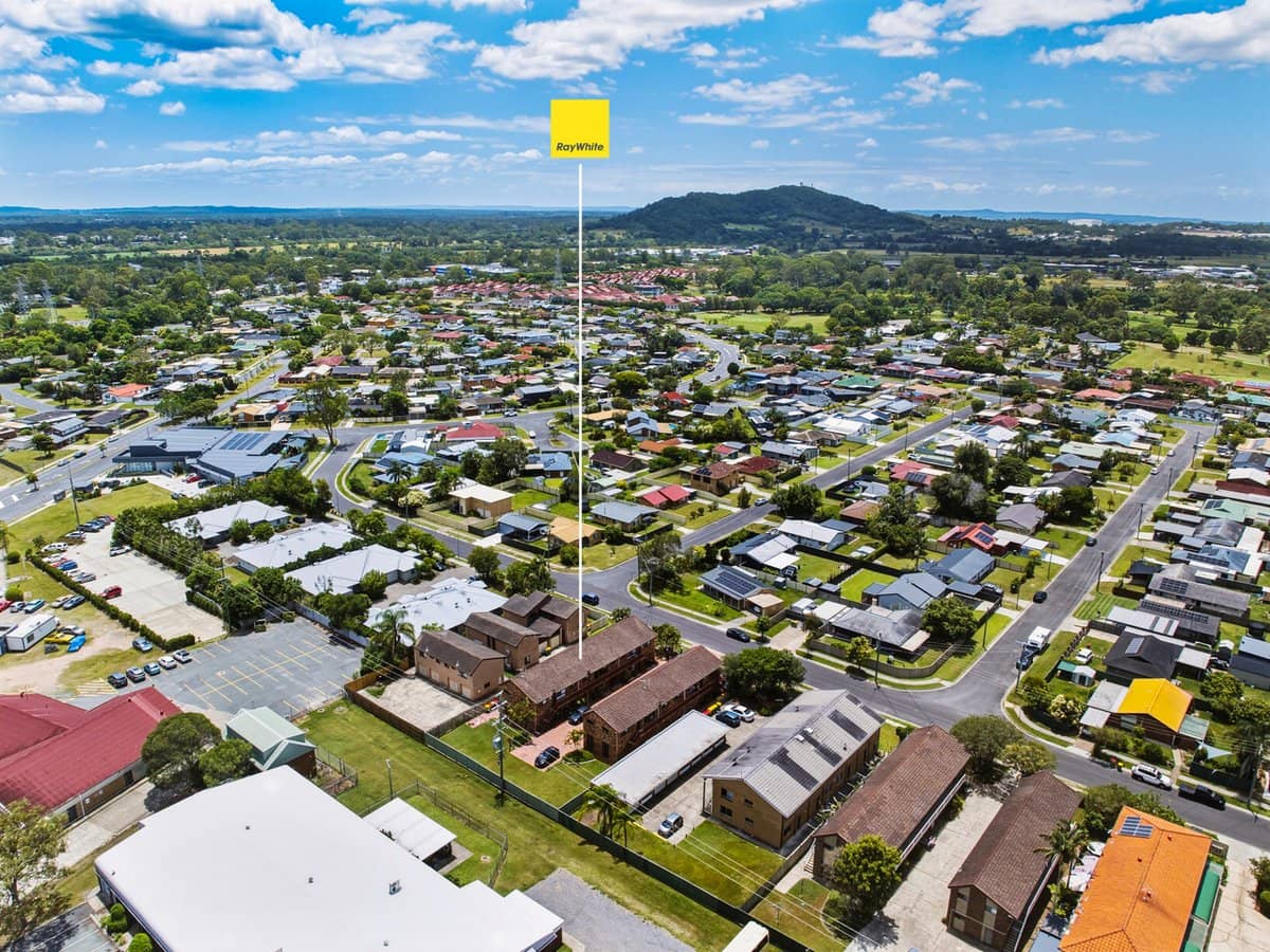 24 Cotswold Street, MOUNT WARREN PARK - Thumbnail 9