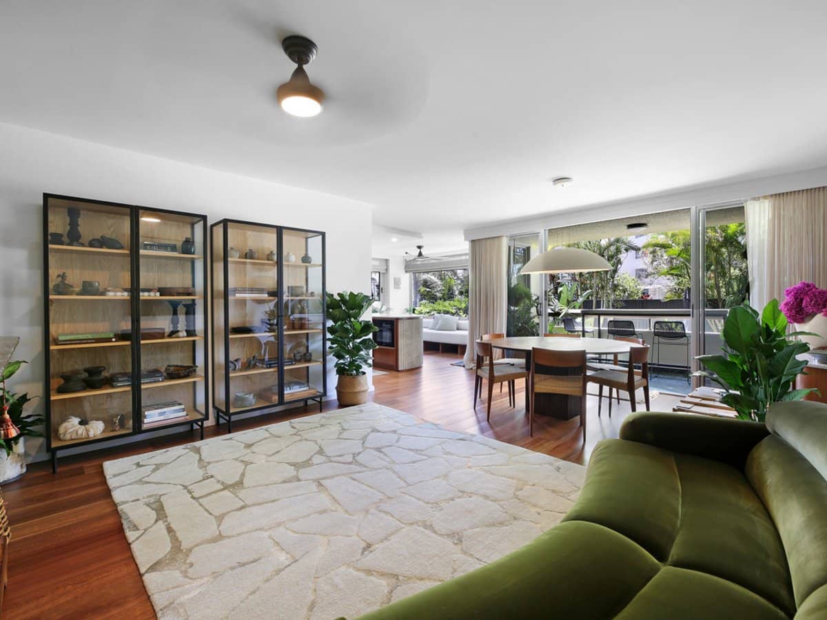 24 The Esplanade, Burleigh Heads - Thumbnail 3