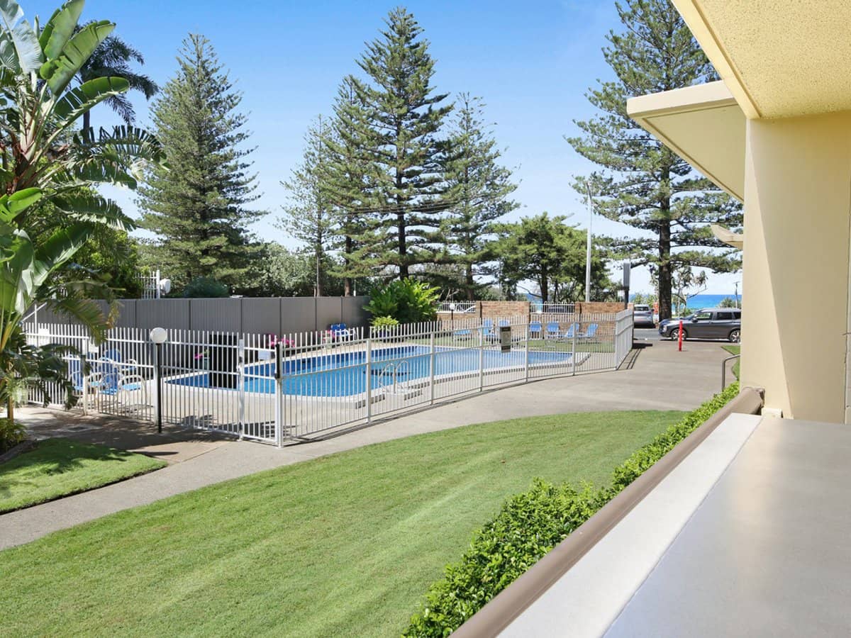 24 The Esplanade, Burleigh Heads - Thumbnail 7