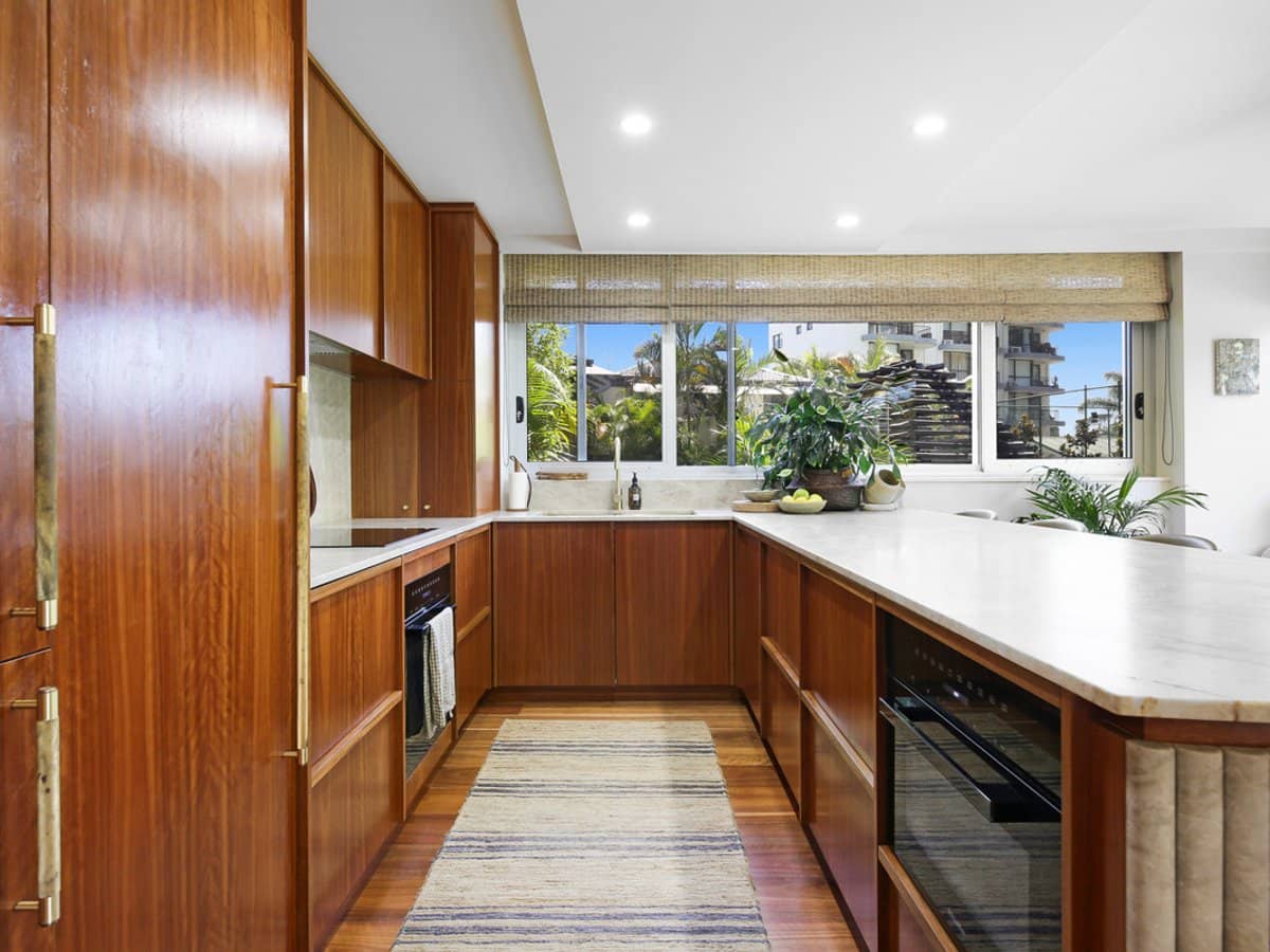 24 The Esplanade, Burleigh Heads - Thumbnail 9