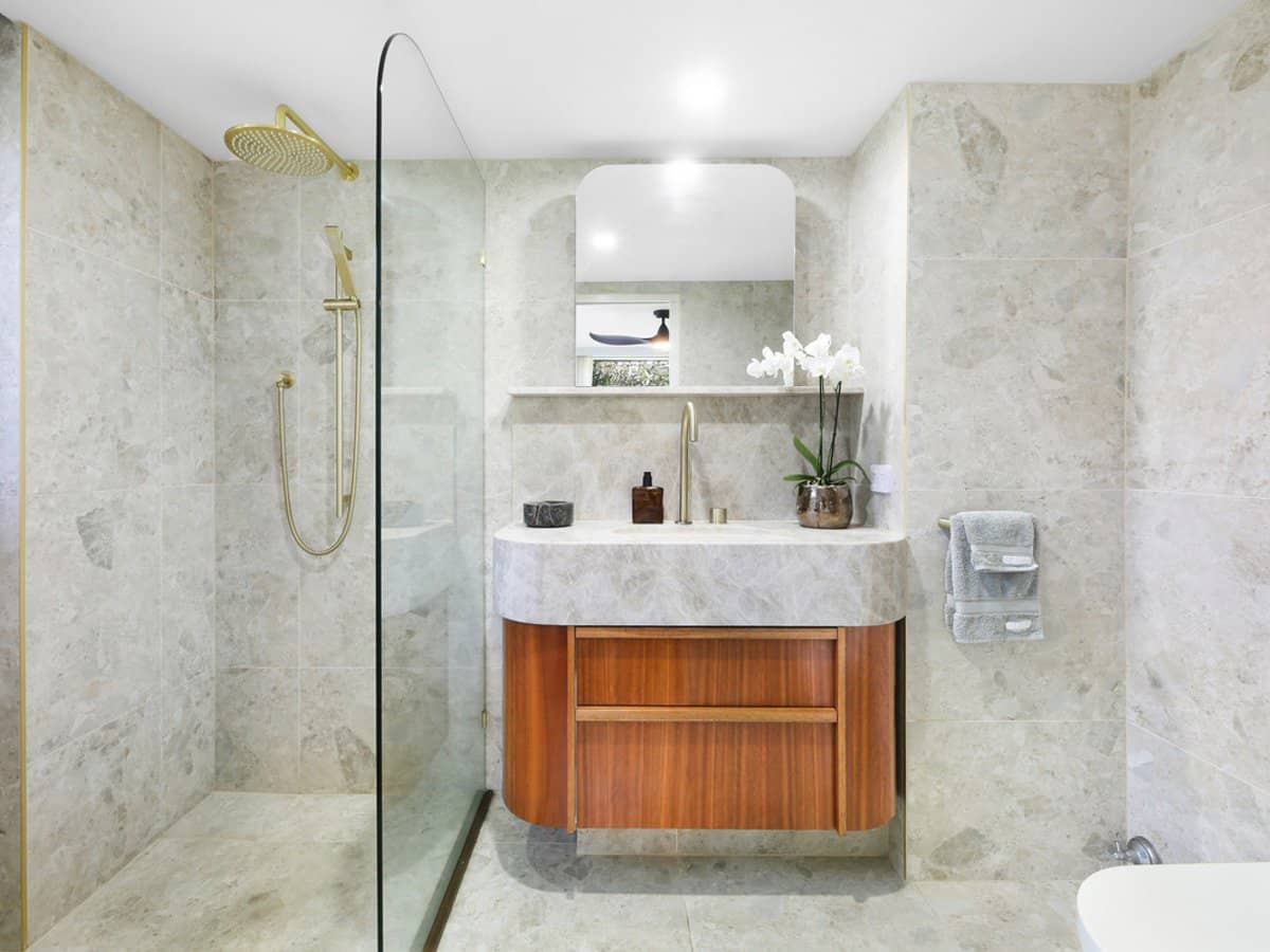 24 The Esplanade, Burleigh Heads - Thumbnail 19