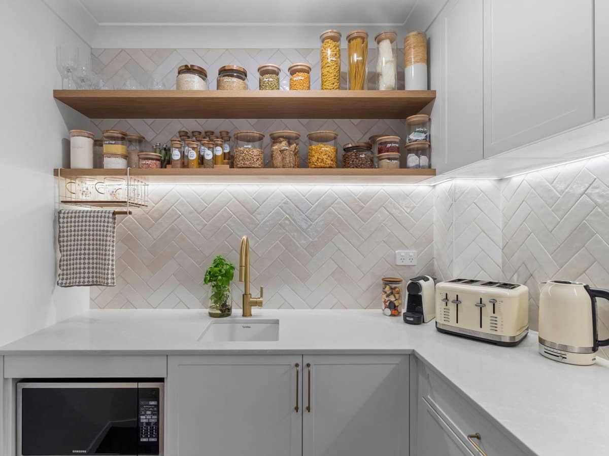 210 Sunshine Boulevard, MERMAID WATERS - Thumbnail 6