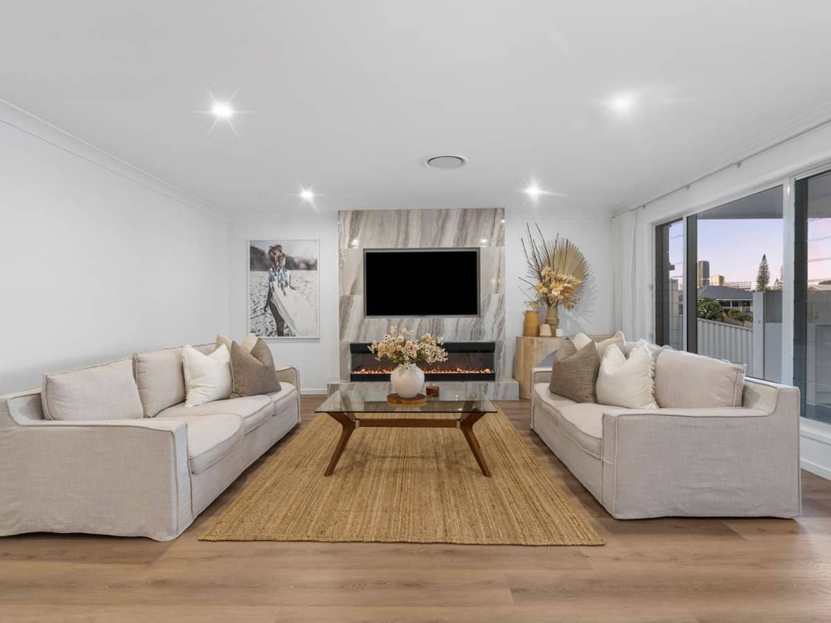 210 Sunshine Boulevard, MERMAID WATERS - Thumbnail 8