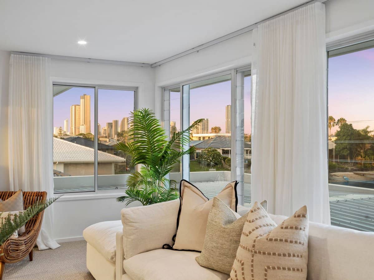 210 Sunshine Boulevard, MERMAID WATERS - Thumbnail 13