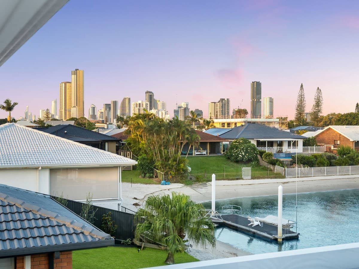 210 Sunshine Boulevard, MERMAID WATERS - Thumbnail 15