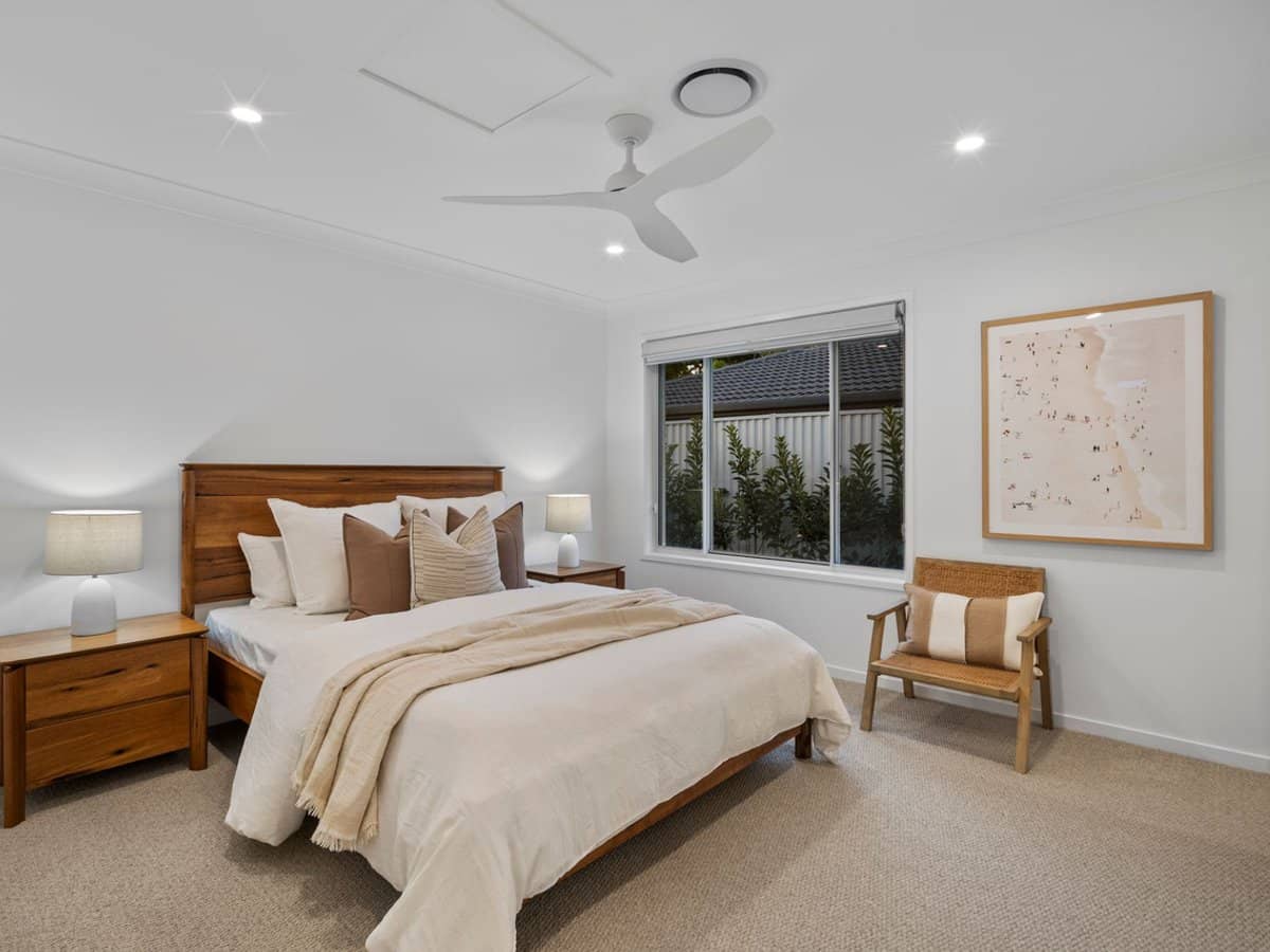 210 Sunshine Boulevard, MERMAID WATERS - Thumbnail 18