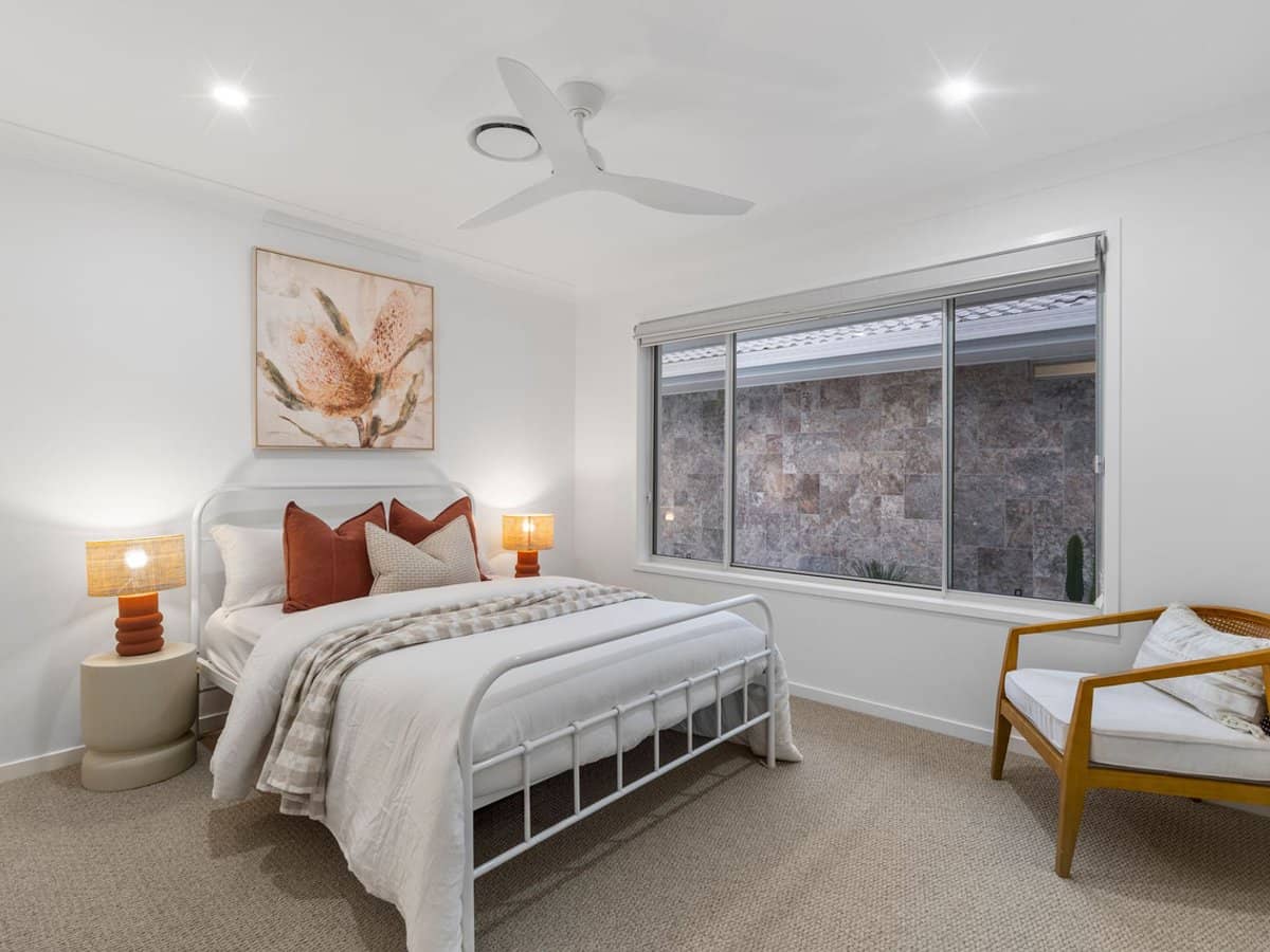 210 Sunshine Boulevard, MERMAID WATERS - Thumbnail 20