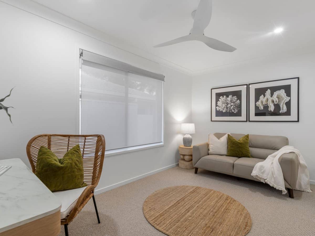 210 Sunshine Boulevard, MERMAID WATERS - Thumbnail 22