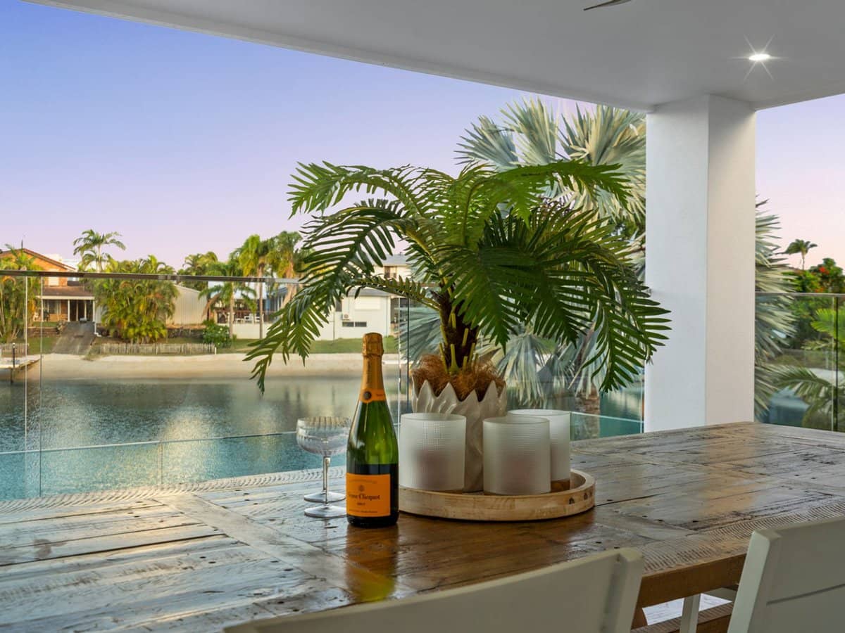 210 Sunshine Boulevard, MERMAID WATERS - Thumbnail 23