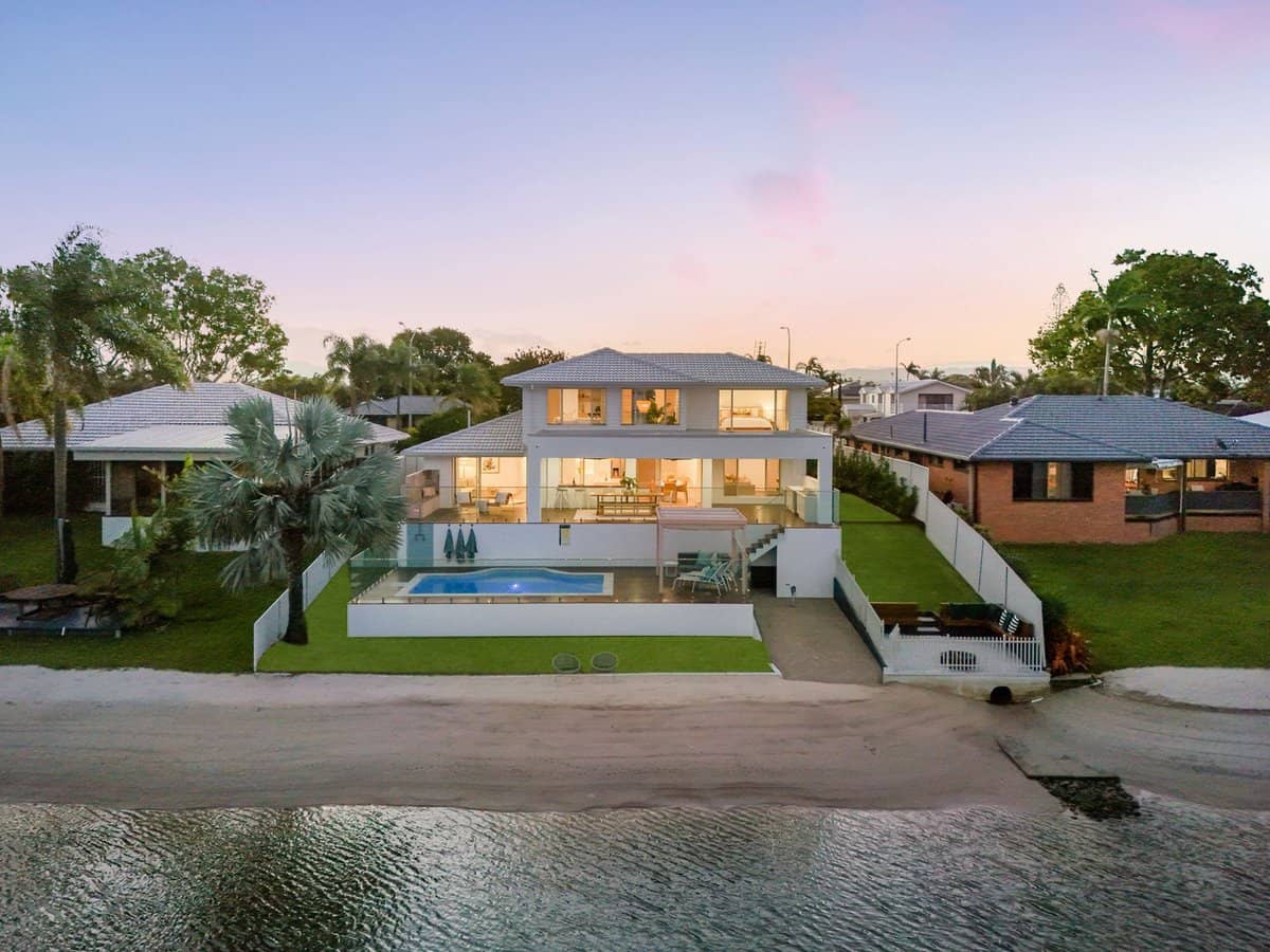 210 Sunshine Boulevard, MERMAID WATERS - Thumbnail 33