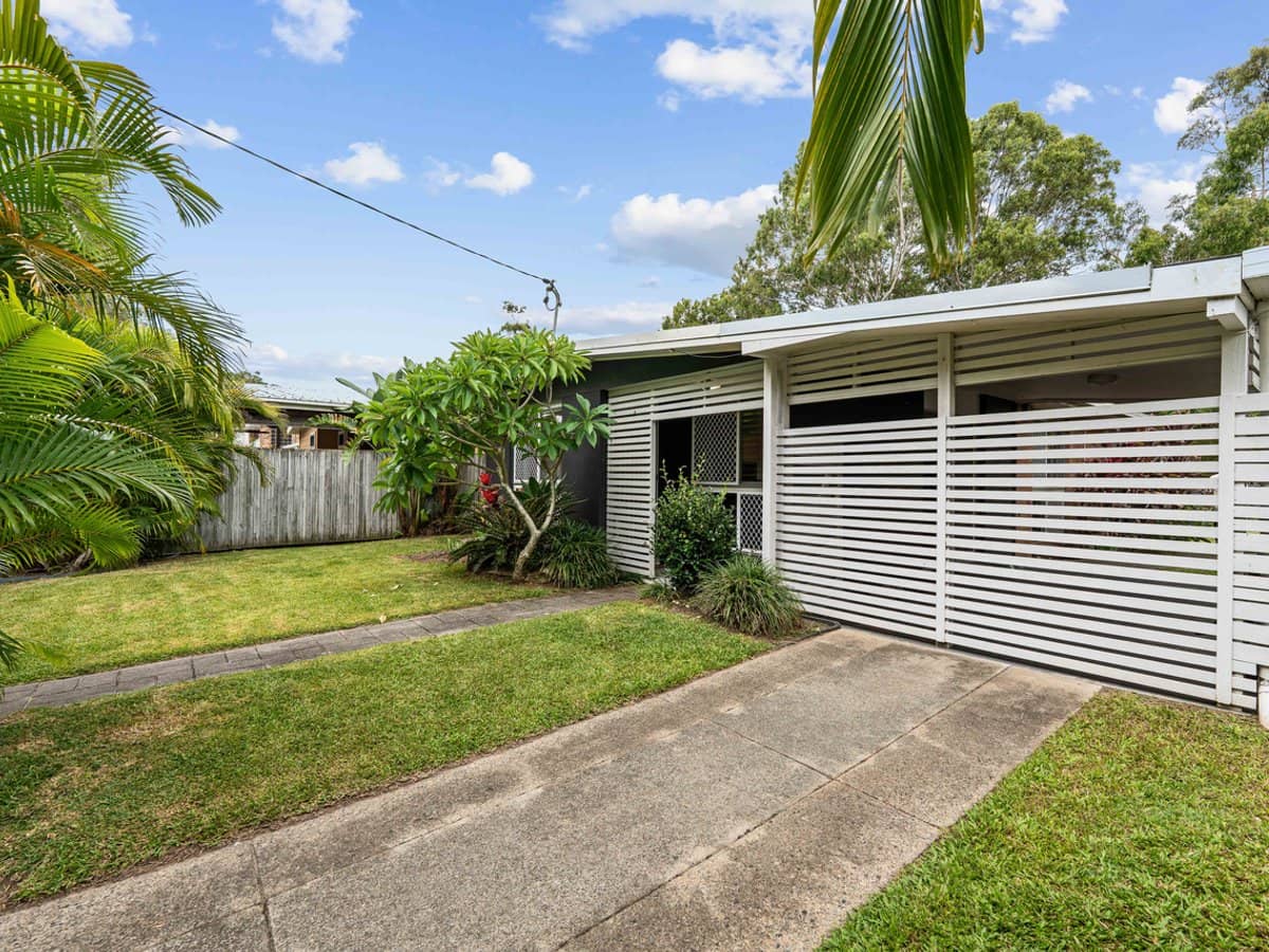 11 Carlyle Drive, CURRUMBIN - Thumbnail 1