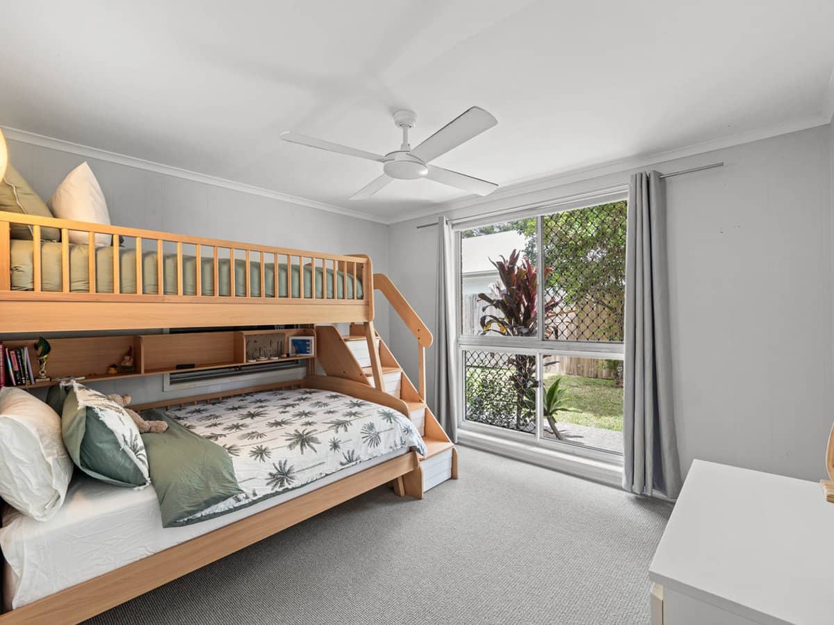 11 Carlyle Drive, CURRUMBIN - Thumbnail 4